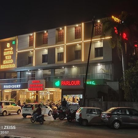Hotel The Grand Khodiyar Visnagar Exterior photo
