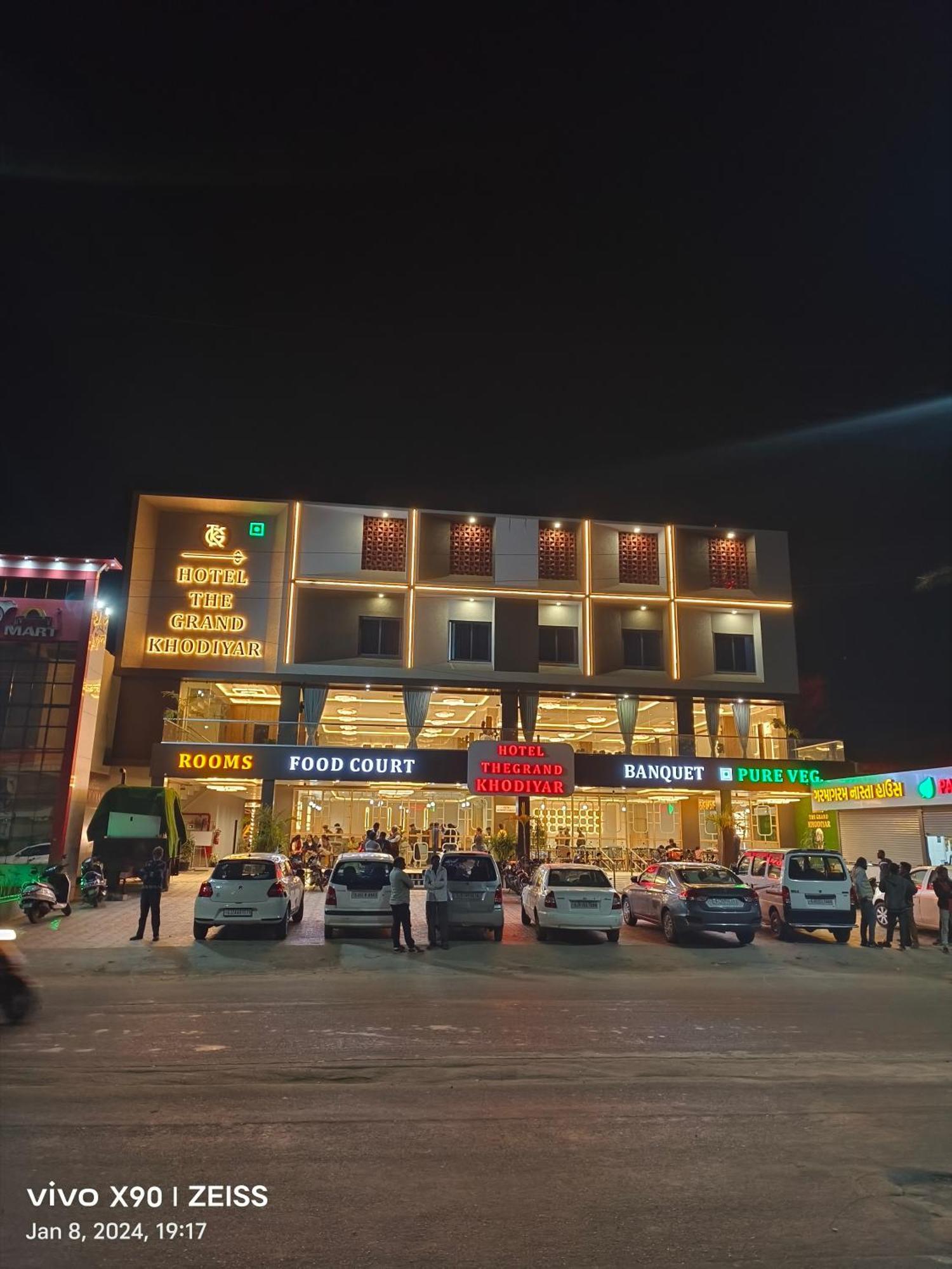 Hotel The Grand Khodiyar Visnagar Exterior photo